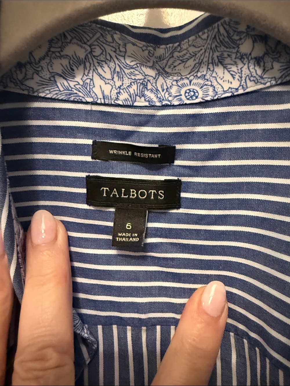 Talbots women’s Navy and White Stripe Dress Shirt size 6 - Picture 2 of 3